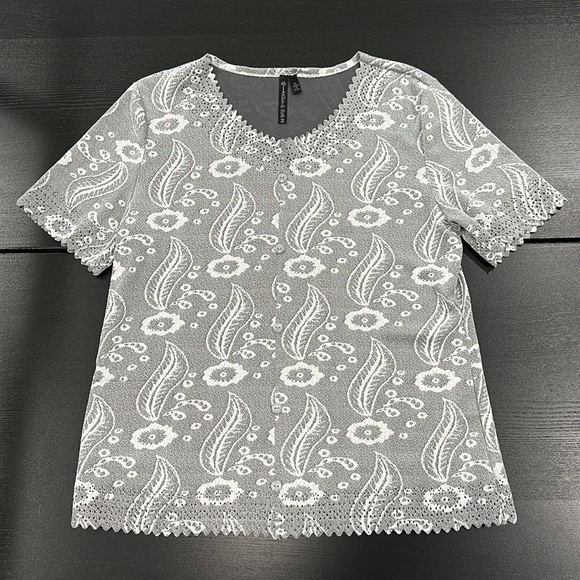 Allie & Rob Grey and Silver Lace Style Faux Button Top - XL - Picture 1 of 11